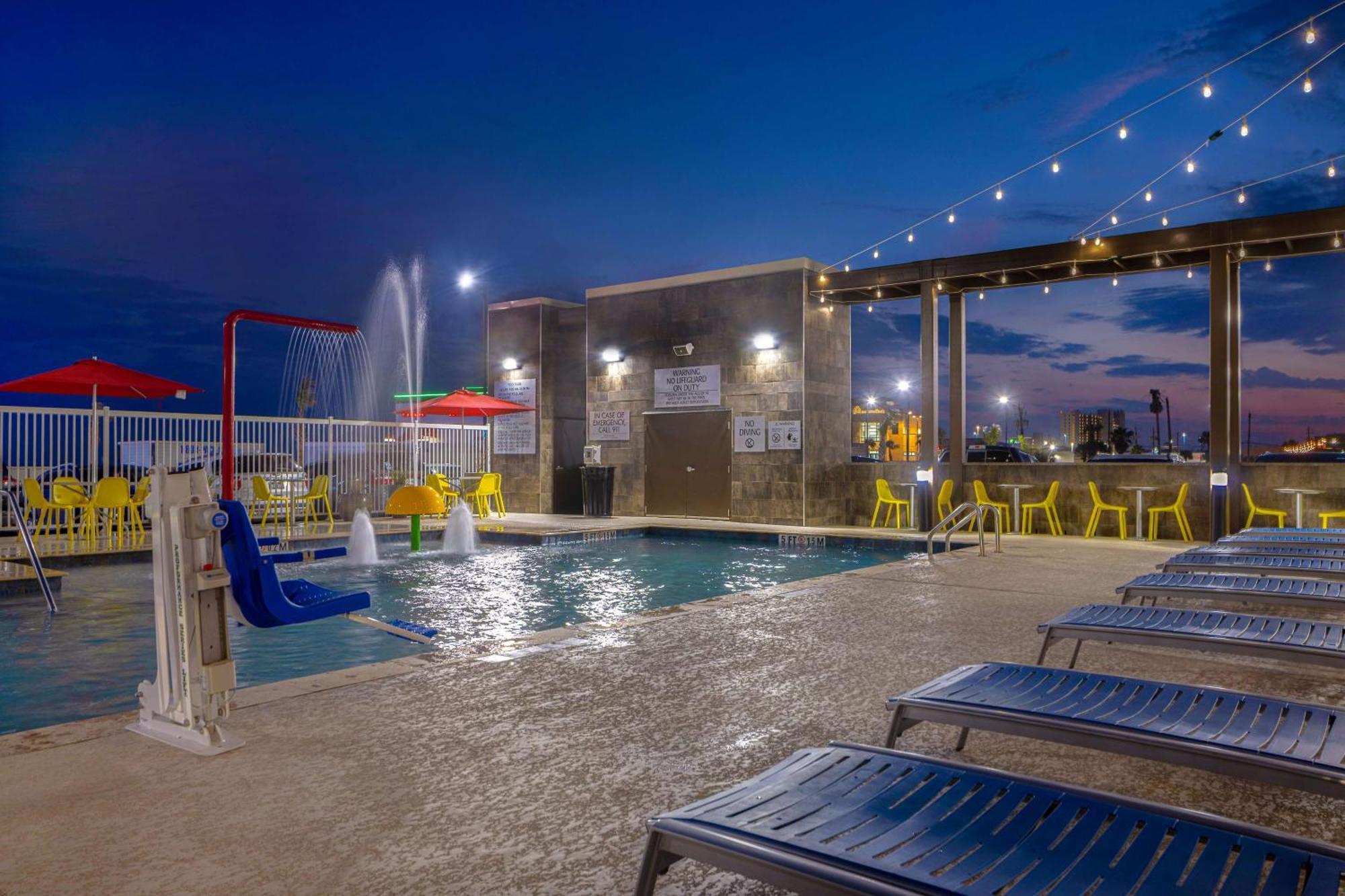 Tru By Hilton Galveston, Tx Hotel Exterior photo