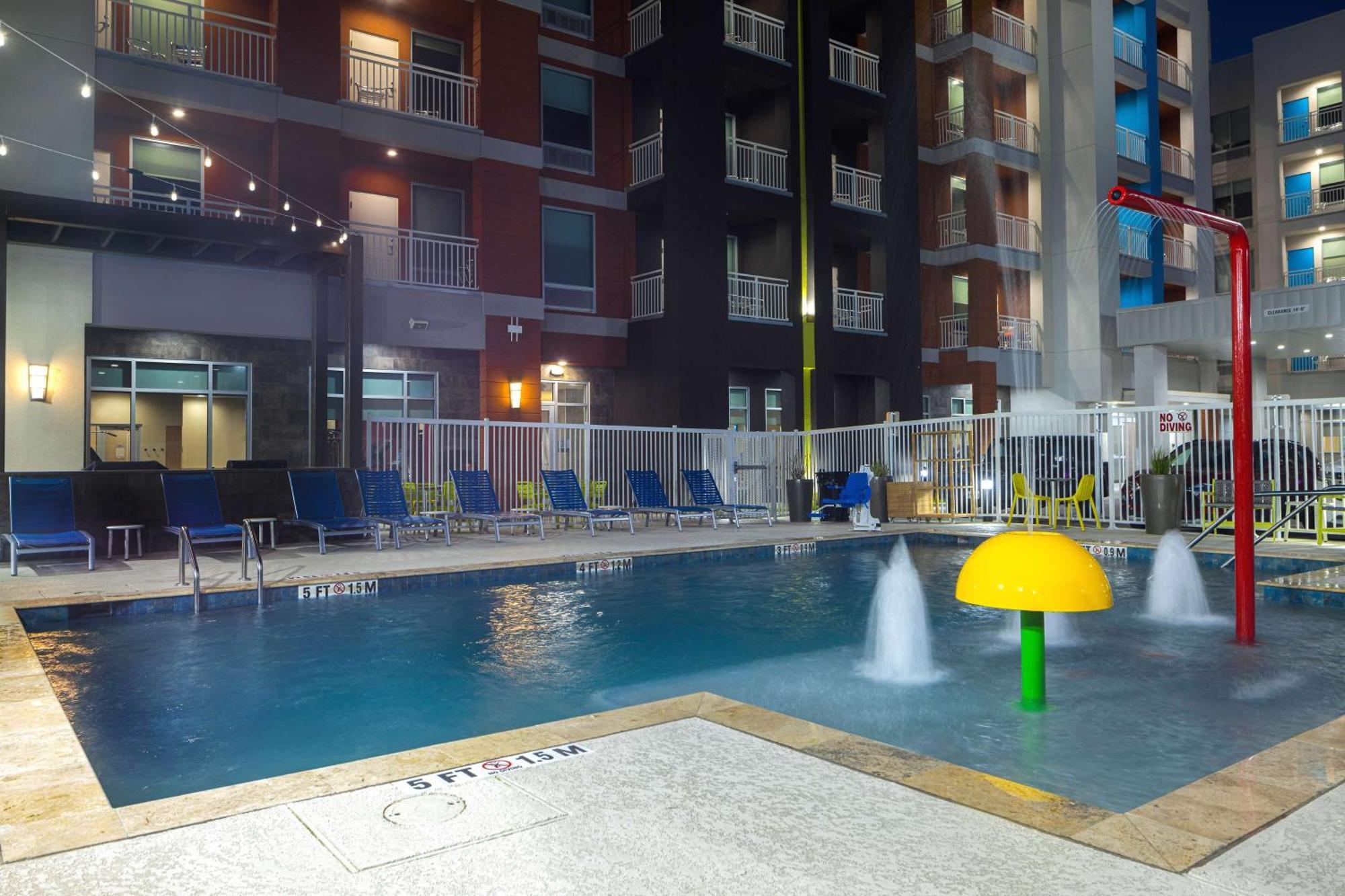 Tru By Hilton Galveston, Tx Hotel Exterior photo